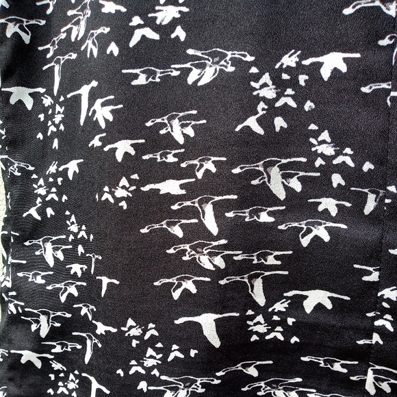 The Limited Black & White Blouse in Extra Small - Picture 2 of 5